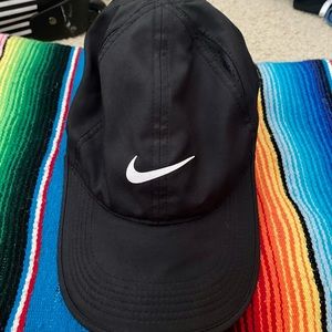 Black Nike Featherlight Dri Fit Adjustable Baseball Style Hat Cap